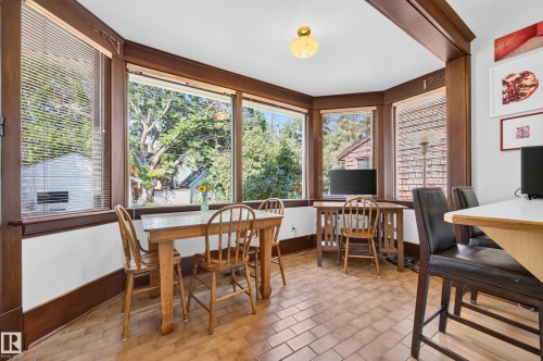 9662 85 Avenue Nw, Edmonton, AB - Indoor Photo Showing Dining Room