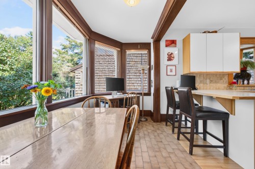 9662 85 Avenue Nw, Edmonton, AB - Indoor Photo Showing Dining Room