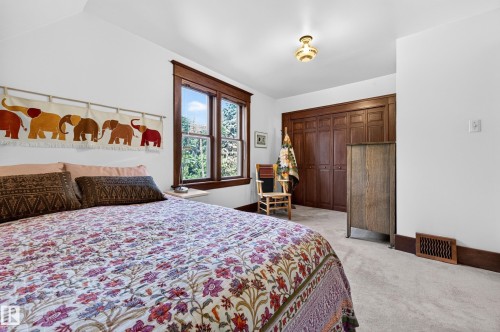 9662 85 Avenue Nw, Edmonton, AB - Indoor Photo Showing Bedroom