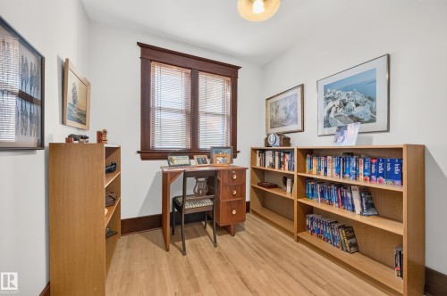 9662 85 Avenue Nw, Edmonton, AB - Indoor