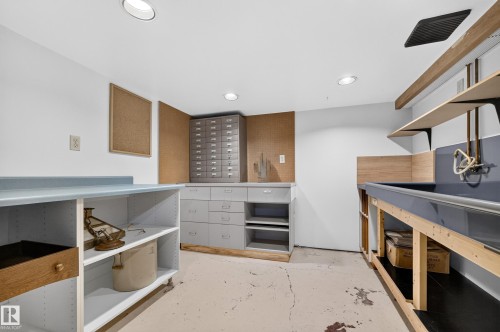 9662 85 Avenue Nw, Edmonton, AB - Indoor Photo Showing Other Room