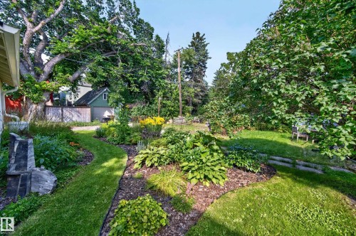 9662 85 Avenue Nw, Edmonton, AB - Outdoor