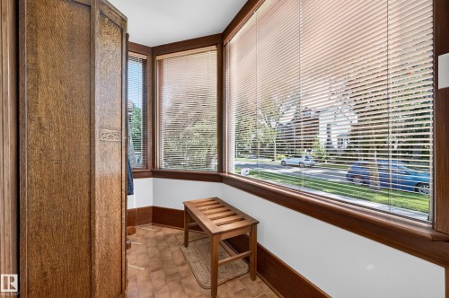 9662 85 Avenue Nw, Edmonton, AB - Indoor Photo Showing Other Room