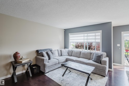 16345 134 Street Nw, Edmonton, AB - Indoor Photo Showing Living Room
