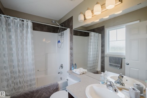 16345 134 Street Nw, Edmonton, AB - Indoor Photo Showing Bathroom