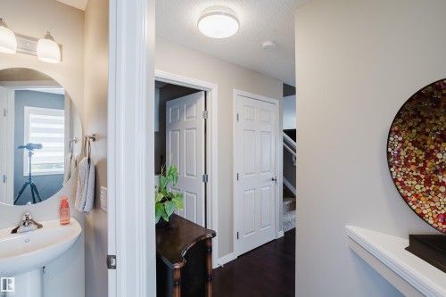 16345 134 Street Nw, Edmonton, AB - Indoor Photo Showing Bathroom