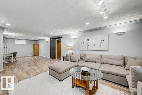 12112 38 Street Nw, Edmonton, AB - Indoor