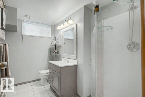 12112 38 Street Nw, Edmonton, AB - Indoor Photo Showing Bathroom