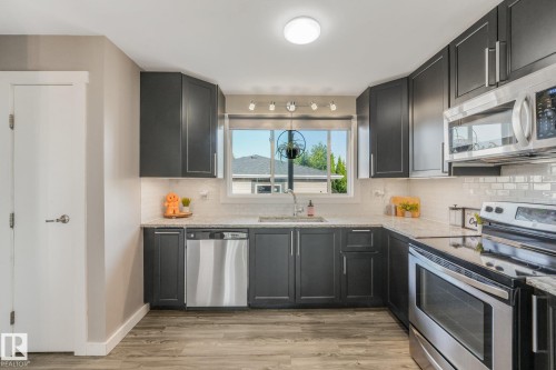 14115 70 Street Nw, Edmonton, AB - Indoor Photo Showing Kitchen With Stainless Steel Kitchen With Upgraded Kitchen