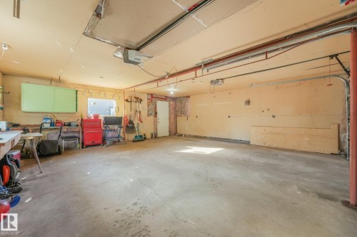 14115 70 Street Nw, Edmonton, AB - Indoor Photo Showing Garage