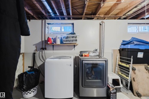 10946 Beaumaris Road Nw, Edmonton, AB - Indoor Photo Showing Laundry Room
