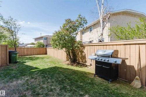 10946 Beaumaris Road Nw, Edmonton, AB - Outdoor