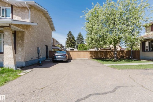 10946 Beaumaris Road Nw, Edmonton, AB - Outdoor