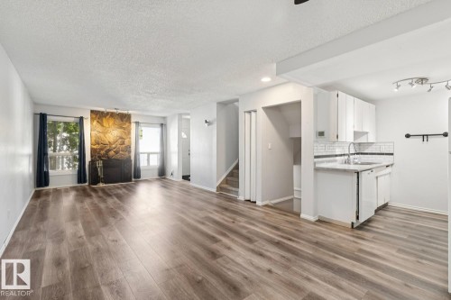 6356 184 Street Nw, Edmonton, AB - Indoor Photo Showing Kitchen