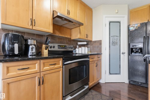 3760 12 Street Nw, Edmonton, AB - Indoor Photo Showing Kitchen