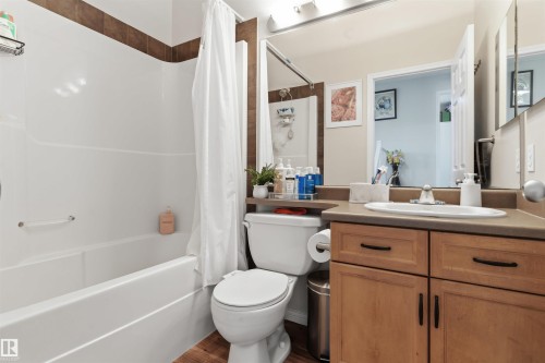 3760 12 Street Nw, Edmonton, AB - Indoor Photo Showing Bathroom
