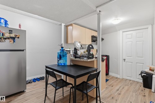 3760 12 Street Nw, Edmonton, AB - Indoor