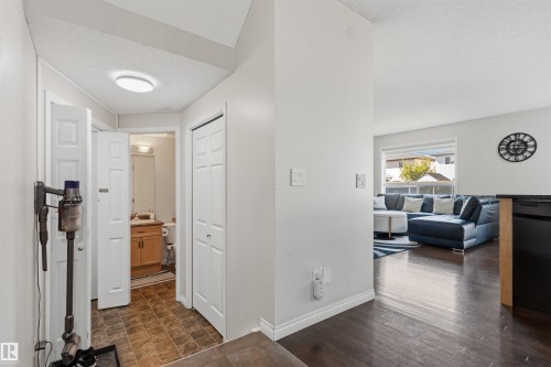 3760 12 Street Nw, Edmonton, AB - Indoor Photo Showing Other Room