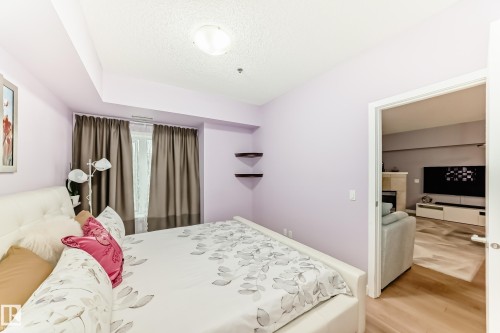 #211 9750 94 St Nw, Edmonton, AB - Indoor Photo Showing Bedroom