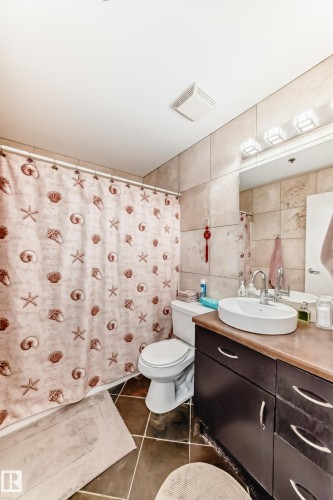 #211 9750 94 St Nw, Edmonton, AB - Indoor Photo Showing Bathroom