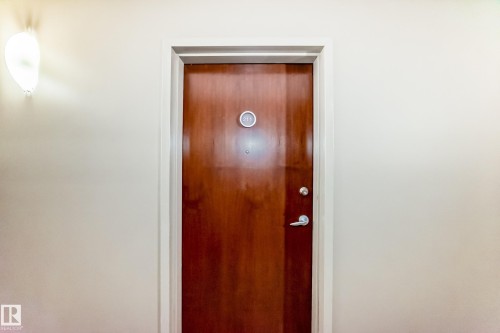 #211 9750 94 St Nw, Edmonton, AB - Indoor Photo Showing Other Room