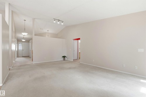 #10 9 Dechene Rd Nw, Edmonton, AB - Indoor Photo Showing Other Room