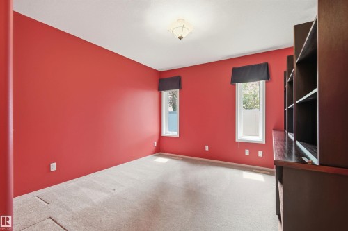 #10 9 Dechene Rd Nw, Edmonton, AB - Indoor Photo Showing Other Room