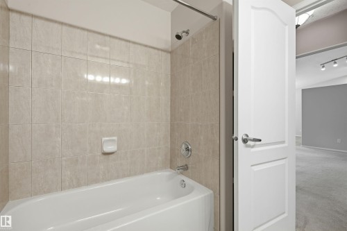 #10 9 Dechene Rd Nw, Edmonton, AB - Indoor Photo Showing Bathroom
