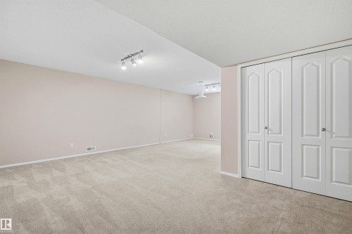 #10 9 Dechene Rd Nw, Edmonton, AB - Indoor Photo Showing Other Room