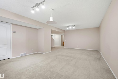 #10 9 Dechene Rd Nw, Edmonton, AB - Indoor Photo Showing Other Room
