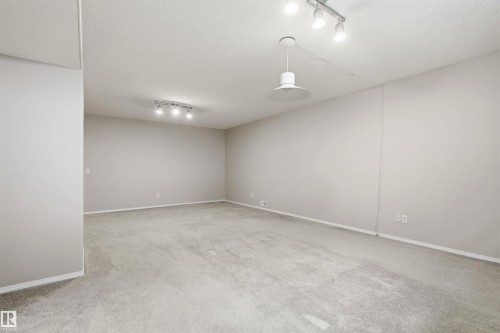 #10 9 Dechene Rd Nw, Edmonton, AB - Indoor