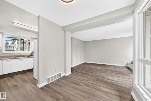 #6 1820 56 St Nw, Edmonton, AB - Indoor
