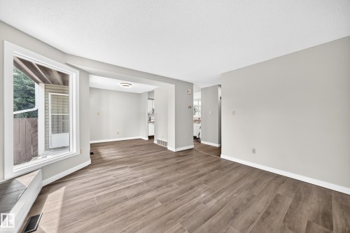 #6 1820 56 St Nw, Edmonton, AB - Indoor Photo Showing Other Room