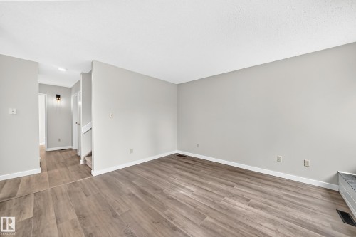 #6 1820 56 St Nw, Edmonton, AB - Indoor Photo Showing Other Room