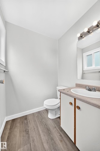 #6 1820 56 St Nw, Edmonton, AB - Indoor Photo Showing Bathroom