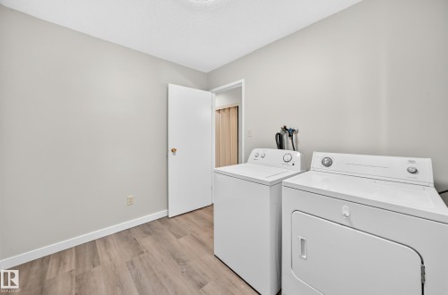 #6 1820 56 St Nw, Edmonton, AB - Indoor Photo Showing Laundry Room