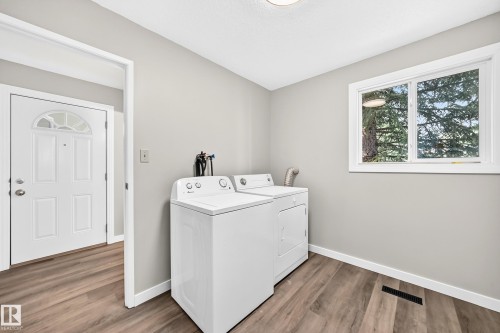 #6 1820 56 St Nw, Edmonton, AB - Indoor Photo Showing Laundry Room