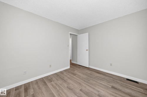 #6 1820 56 St Nw, Edmonton, AB - Indoor Photo Showing Other Room