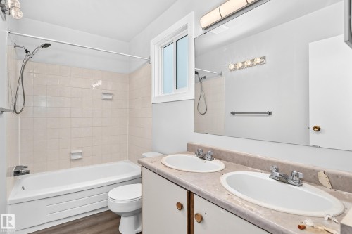 #6 1820 56 St Nw, Edmonton, AB - Indoor Photo Showing Bathroom