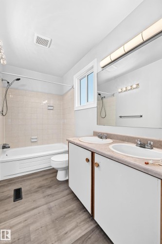 #6 1820 56 St Nw, Edmonton, AB - Indoor Photo Showing Bathroom