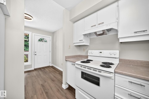 #6 1820 56 St Nw, Edmonton, AB - Indoor Photo Showing Kitchen