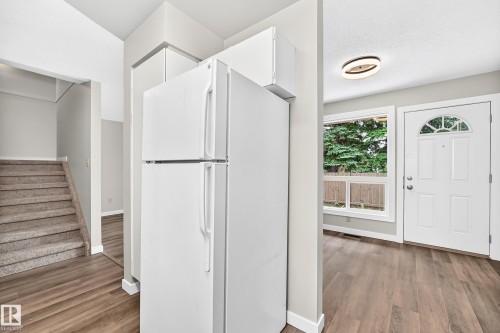 #6 1820 56 St Nw, Edmonton, AB - Indoor Photo Showing Other Room