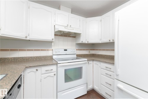 63 Waverley Crescent, Spruce Grove, AB - Indoor Photo Showing Kitchen