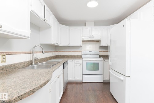 63 Waverley Crescent, Spruce Grove, AB - Indoor Photo Showing Kitchen With Double Sink