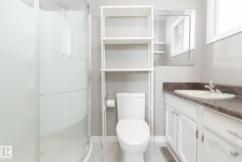 63 Waverley Crescent, Spruce Grove, AB - Indoor Photo Showing Bathroom