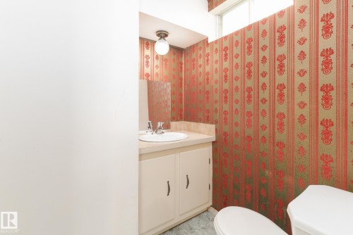 63 Waverley Crescent, Spruce Grove, AB - Indoor Photo Showing Bathroom