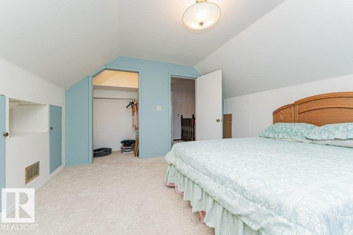 4 Jubilee Drive, Fort Saskatchewan, AB - Indoor Photo Showing Bedroom
