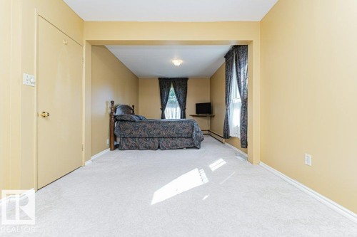 4 Jubilee Drive, Fort Saskatchewan, AB - Indoor Photo Showing Bedroom