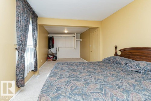 4 Jubilee Drive, Fort Saskatchewan, AB - Indoor Photo Showing Bedroom