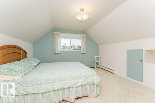 4 Jubilee Drive, Fort Saskatchewan, AB - Indoor Photo Showing Bedroom